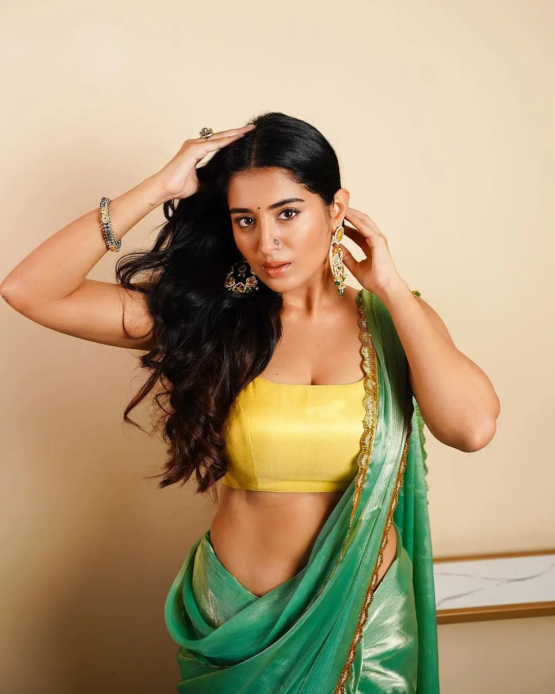 Rashi Singh in Green Saree Yellow Sleeveless Blouse